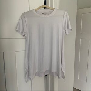 Athleta White Short Sleeve Workout T-Shirt Essence Flowy Handkerchief Hem